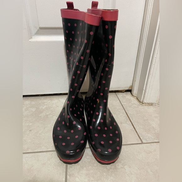 Size 8 Pink Polkadot Rainboots - Picture 3 of 4